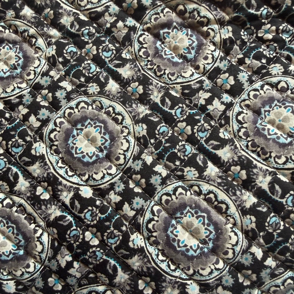 Vera Bradley Large Quilted Medallion Print Fabric Tote - Picture 3 of 6